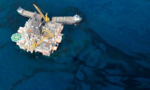 Oil-around-Deepwater-Hori-005